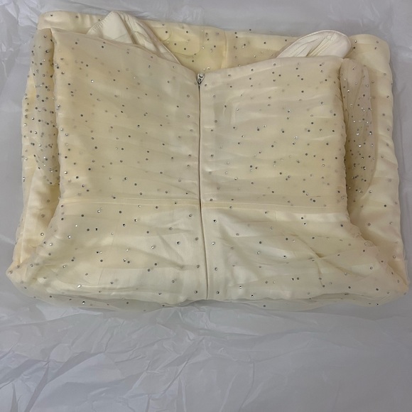 HOUSE OF CB 'Milana' Ivory Crystal and Tulle midi dress - Picture 9 of 10